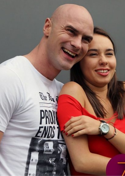 Ten opowiada o perypetiach młodych ludzi, którzy...