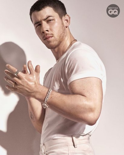 Nick Jonas jest najmłodszym z trójki braci w zespole. Poza tym, ma jeszcze jednego młodszego brata - Frankiego.
