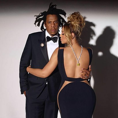 Artystka od 2008 roku jest żoną rapera Jay-Z.