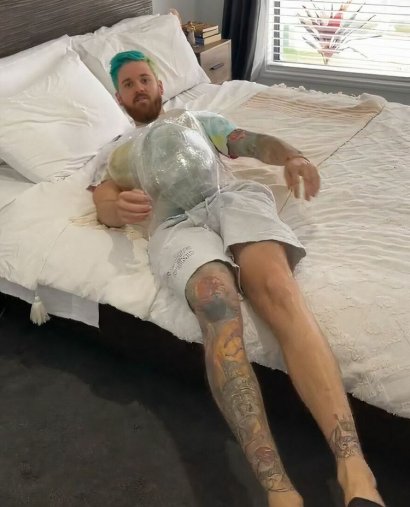 Maitland musiał wstać z łóżka, ale nie było to dla niego łatwe.
