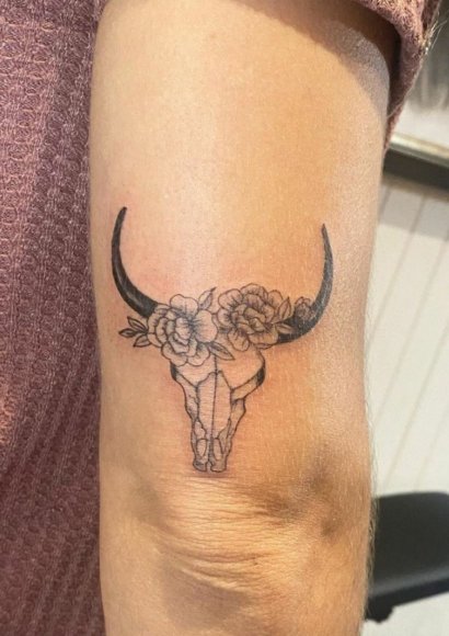 Tatuaż a znak zodiaku - idealne zdobienia dla zodiakalnego Byka!