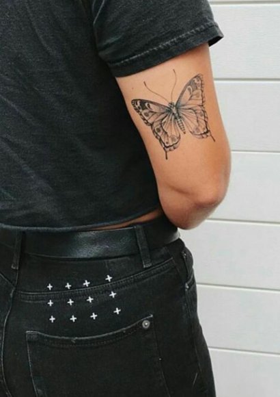 Motyl jako tatuaż?
