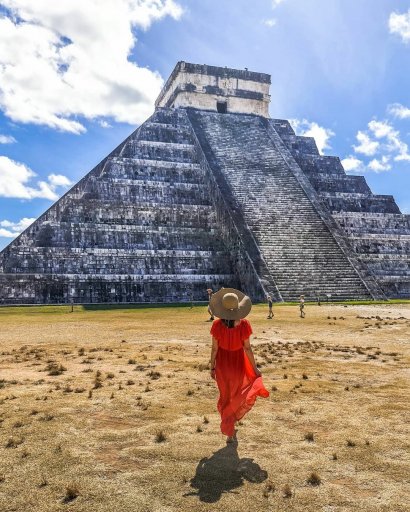 23-latka pieczołowicie relacjonuje fanom na Instagramie swój pobyt na półwyspie Jukatan w Meksyku.