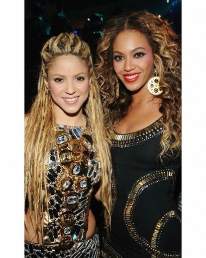 na wychowaniu dzieci. Shakira nadal przyjaźni się z wieloma sławnymi osobami, np. z Beyoncé.