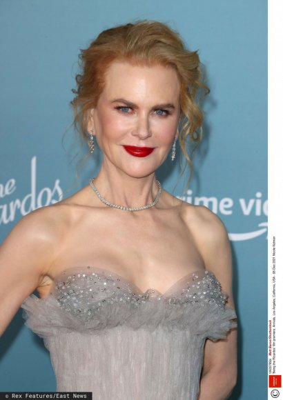Z reguły stawia na bardzo kobiece, zwiewne i podkreślające figurę sukienki, ale tym razem Nicole Kidman pokazała się z zupełnie innej strony.