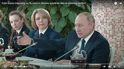 Ręka Putina przenikająca przez mikrofon - to nagranie jest hitem! Odpowiedź Zełenskiego - bezcenna! Zobacz szczegóły!