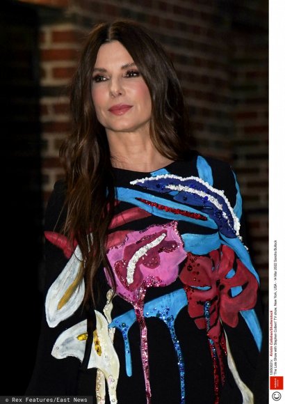 Jeśli myślałyście, że Sandra Bullock zaskoczyła 12 marca na festiwalu filmowym Southwest, pokazując się w bluzce z wycięciem, to co powiecie na jej najnowszą stylówkę?