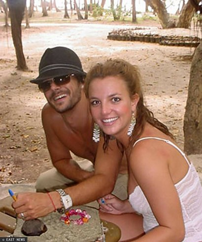 Britney Spears poślubiła  Kevina Federline`a w 2004 roku.