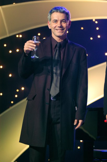 Robert Janowski jest jednym z najpopularniejszych polskich prezenterów telewizyjnych, a także utalentowanym piosenkarzem oraz aktorem.