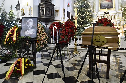 Pogrzeb Emiliana Kamińskiego odbył się 4 stycznia 2023 roku na Cmentarzu Powązkowskim w Warszawie i...