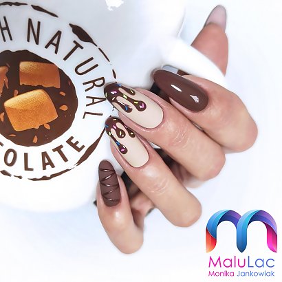 #chocolatenails - paznokcie w kolorze czekolady. Idealne na jesień 2023!
