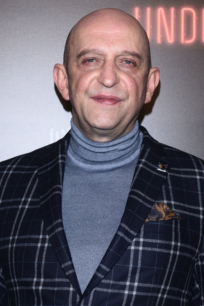 56-letni aktor, Janusz Chabior, zaręczył się z 18 lat ...